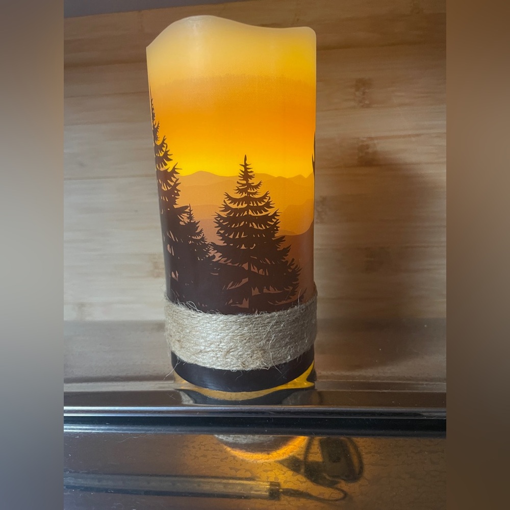Wolf Silhouette LED Candle
Made of real wax~~~ flameless. 3 AAA .
Size 3x6” - Picture 4 of 7